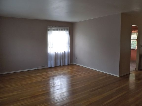 2nd image of 1999 Sylved Ln