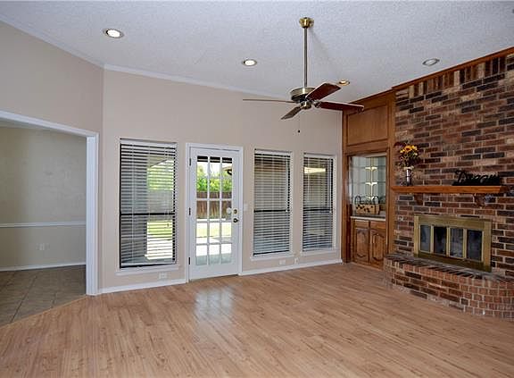 4th image of 3908 Bach Blvd