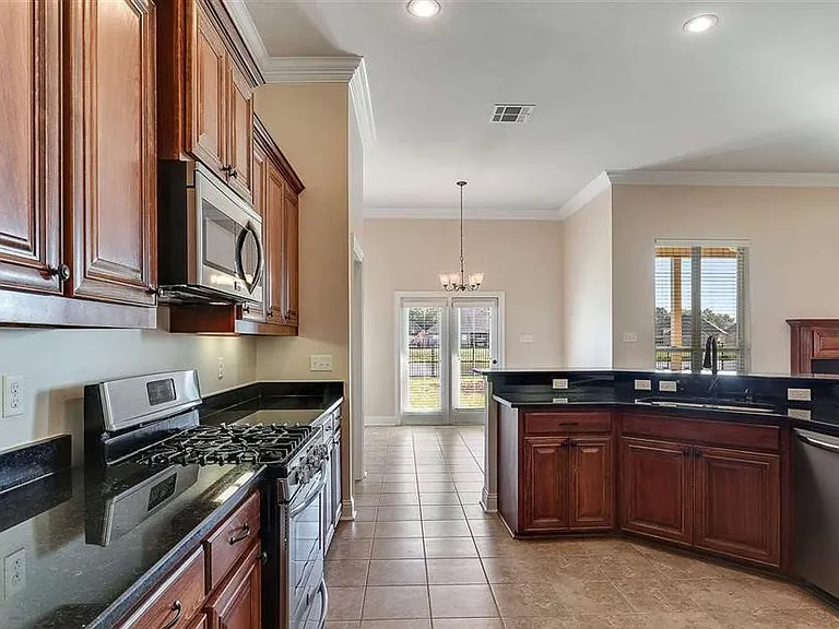 4576 Stonewall Dr — Photo 6
