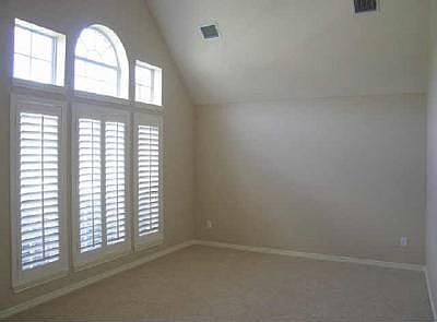 3rd image of 517 Layton Dr