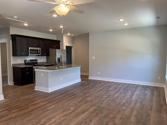5th image of 220 Curry Dr