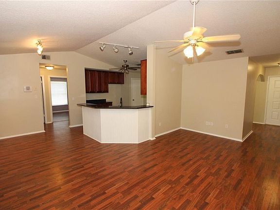 4th image of 4718 Leacock Ct