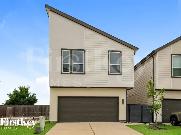 373 N Centro Cir, Shenandoah, TX 77385