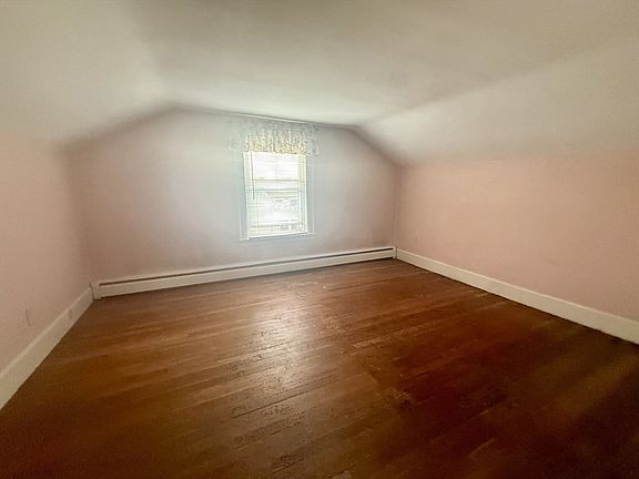 4th image of 6 Jersey Ln