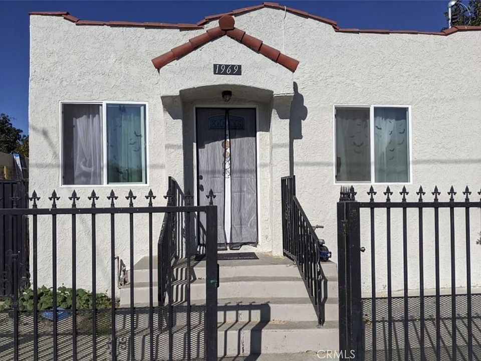 1st image of 1969 E 88th St