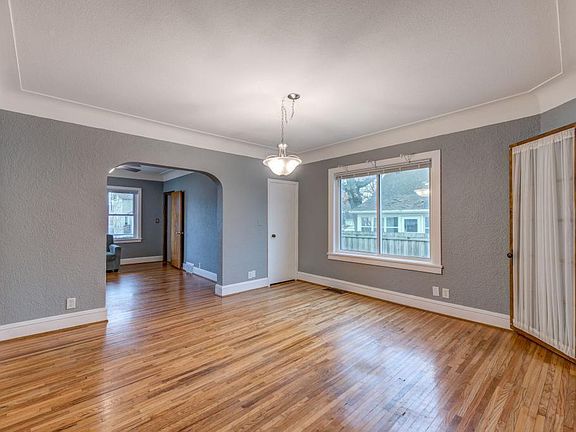 4th image of 3106 James Ave N