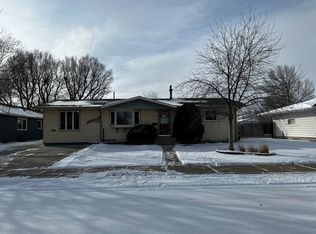 1607 1st Ave E, Williston, ND 58801