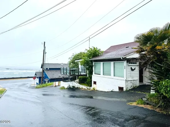 25 NE Clarke St, Depoe Bay, OR 97341
