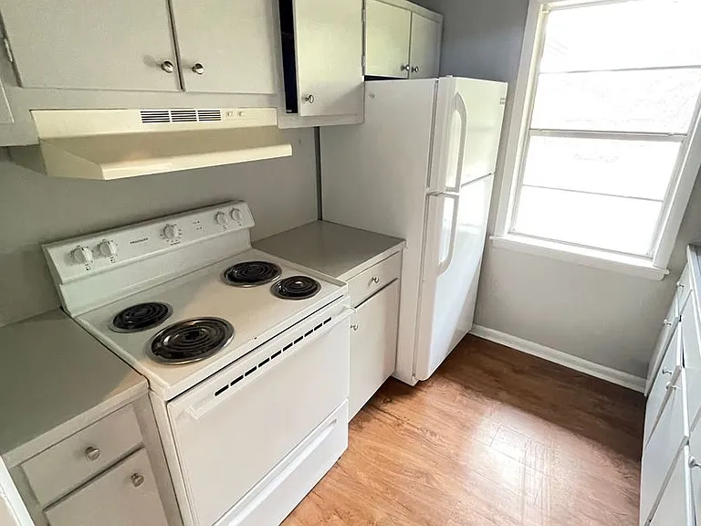242 Georgia Ave #8 — Photo 2