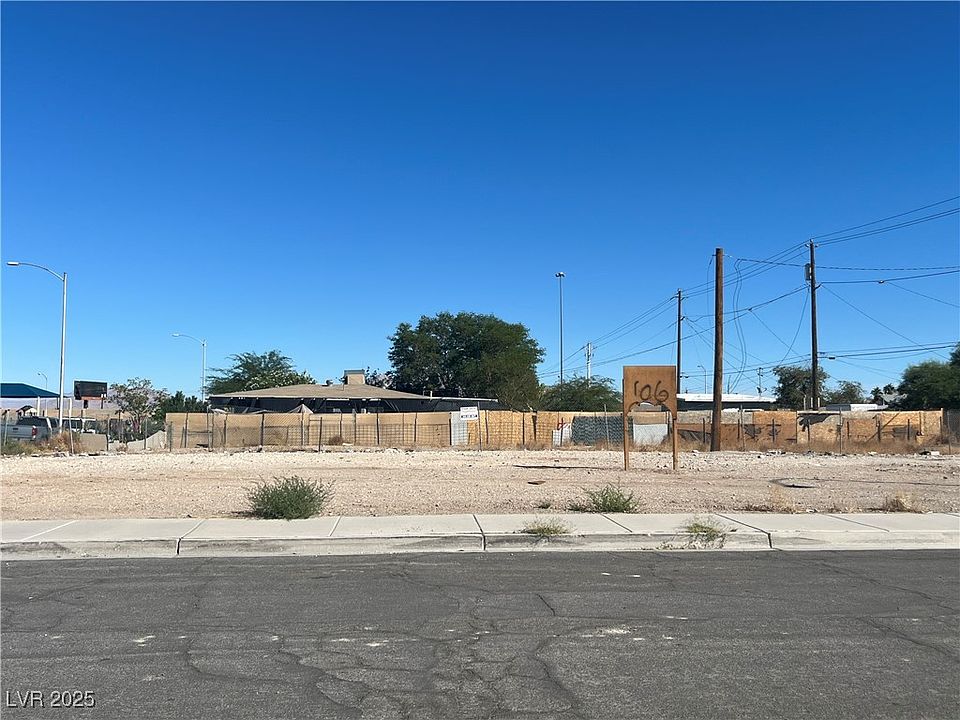 1st image of 512 W Adams Ave