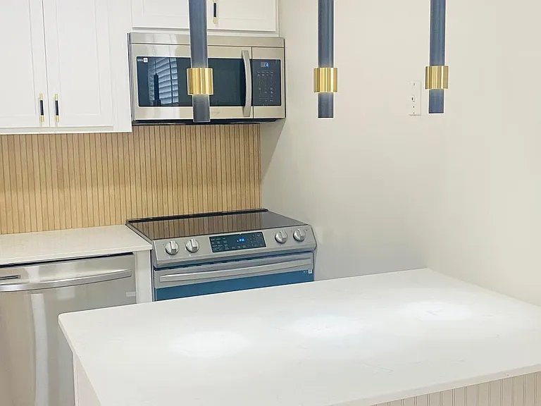 Poplar Hill Apartments — Photo 7