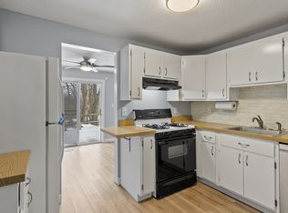 73 Kennedy Dr #73, North Chelmsford, MA 01863