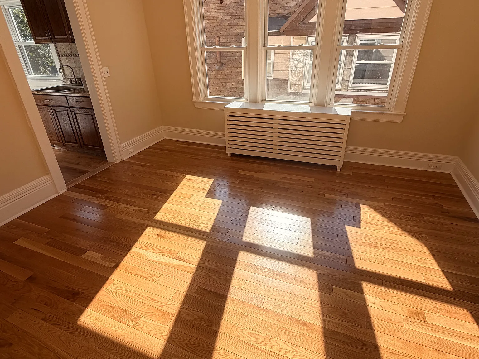 3 bed, $3,200 — Photo 2