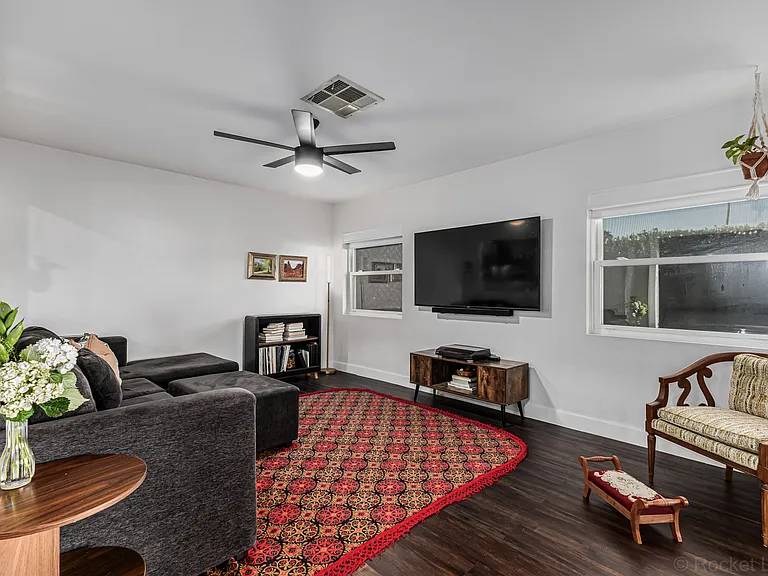 2200 N Los Altos Dr — Photo 20