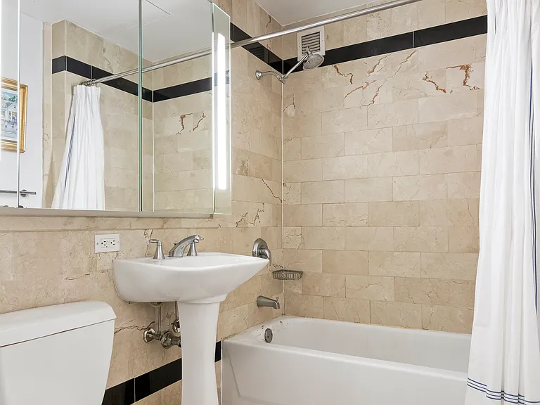 20 West St #29C — Photo 10