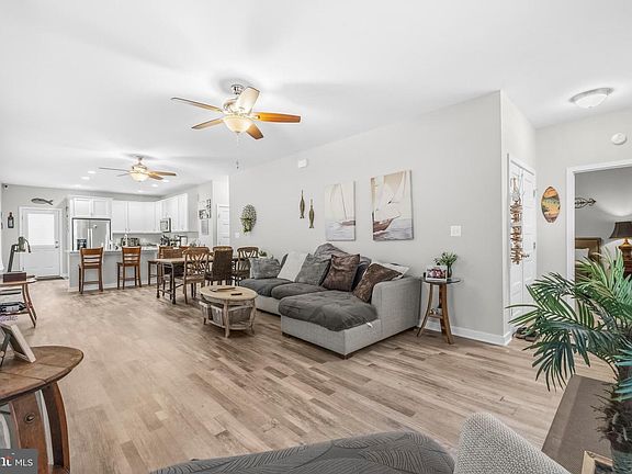 5th image of 324 3rd St