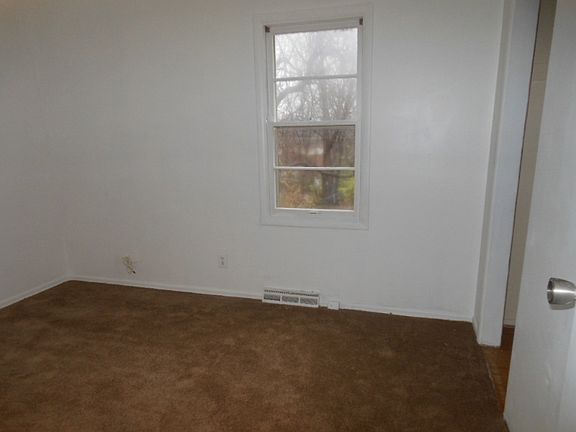 2nd image of 13129 Herrick Ave