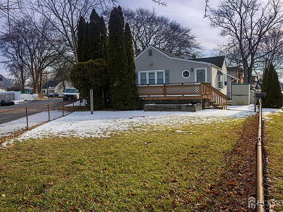 3rd image of 729 Cliffwood Ave