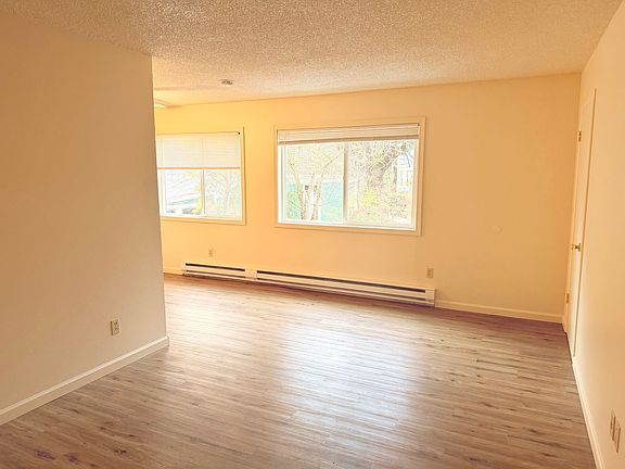 2nd image of 3212 SE 9th Ave #12