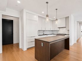 100 Linden St, Wellesley, MA