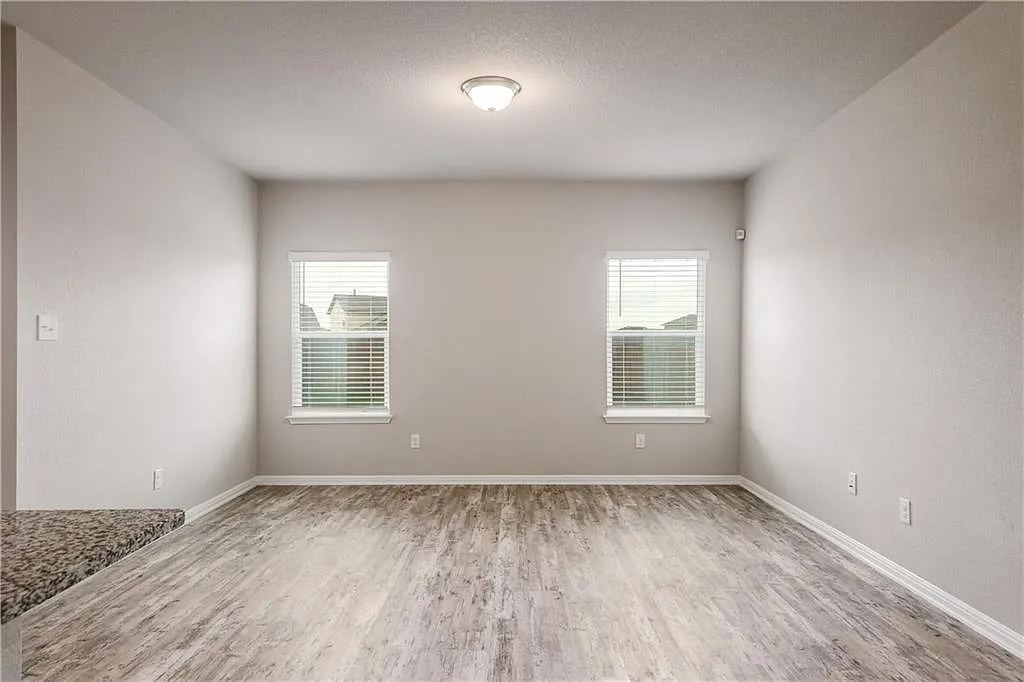 3 bed, 2.0 bath, 1514 sqft, $2,195 — Photo 4