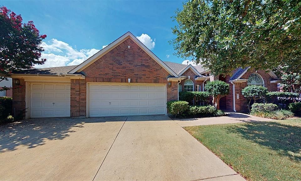1st image of 2117 Woodview Dr
