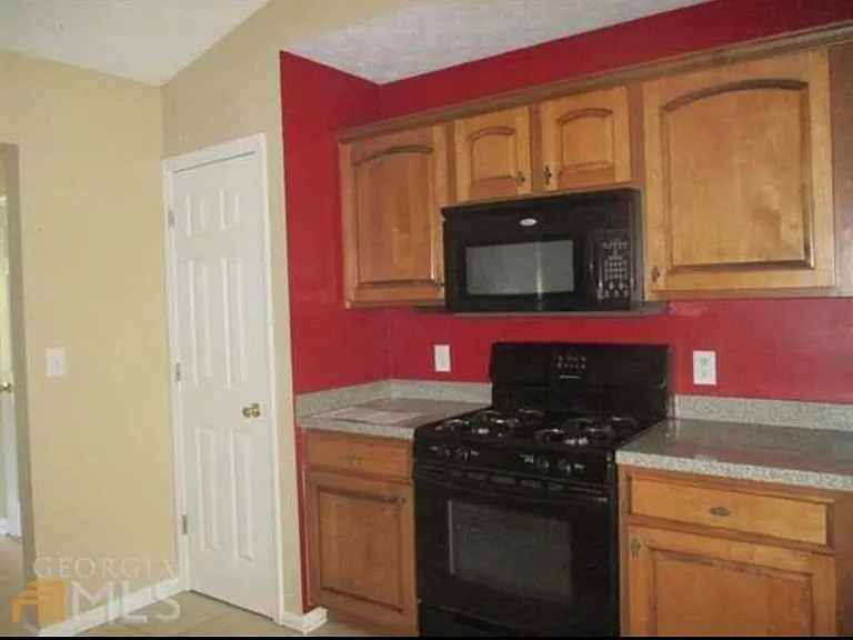 4305 Brighton Ct NW — Photo 4