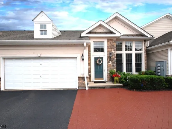 24 Quarry Dr, Woodland Park, NJ 07424