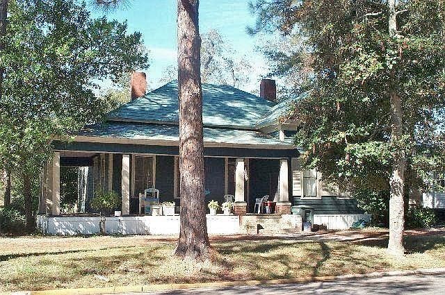 1st image of 600 Charlton St