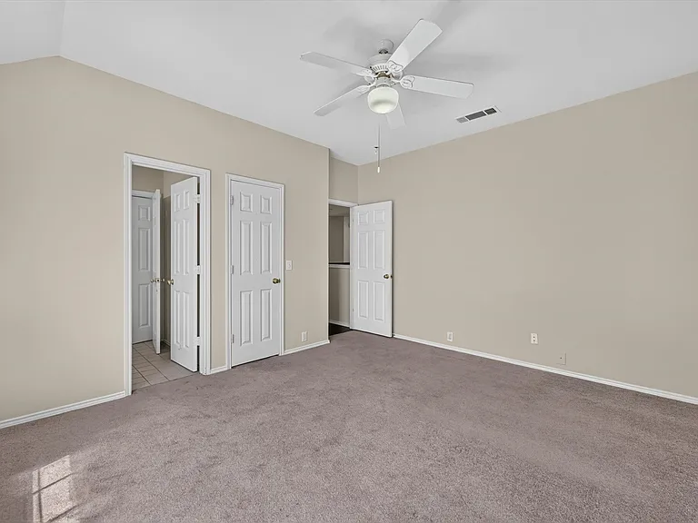 2328 Hunters Run Dr — Photo 11