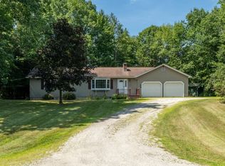 48 Brookside Dr, Pittsford, VT 05763
