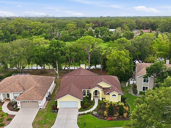 3rd image of 3510 CRYSTAL LAKES COURT
