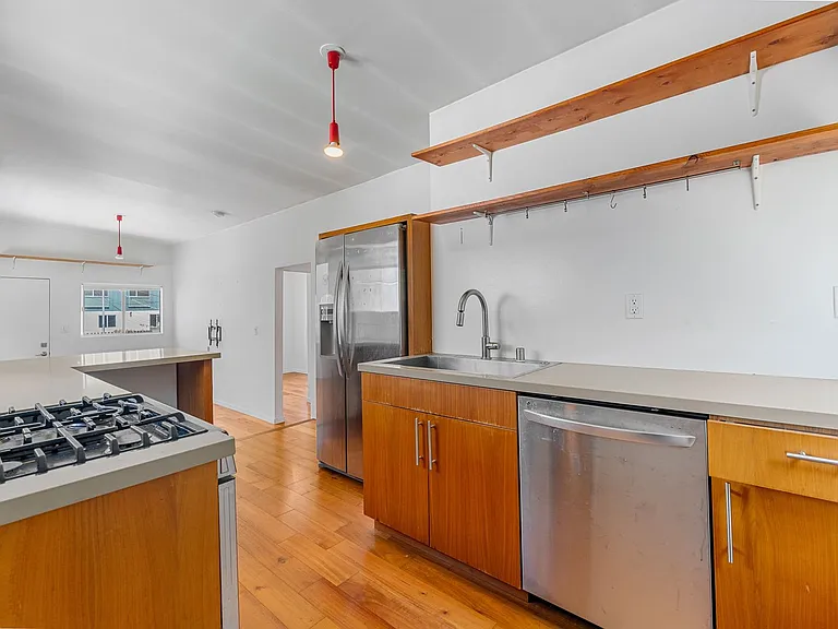 2262 Duane St #2262.5 — Photo 3