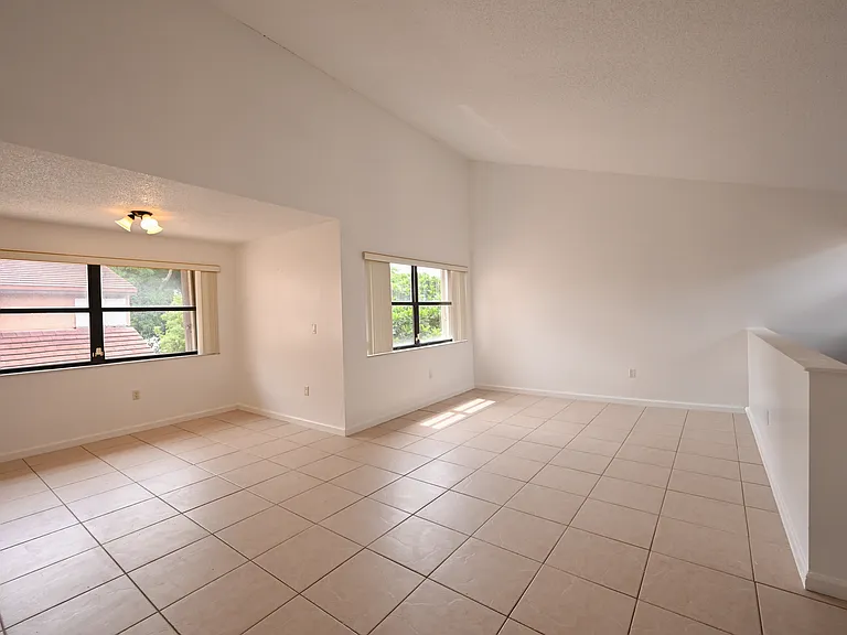 445 W Park Dr #203 — Photo 6