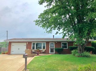 385 Sandalwood Dr, Valparaiso, IN 46385