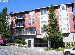 1033 SW Gibbs St UNIT 202, Portland, OR 97239