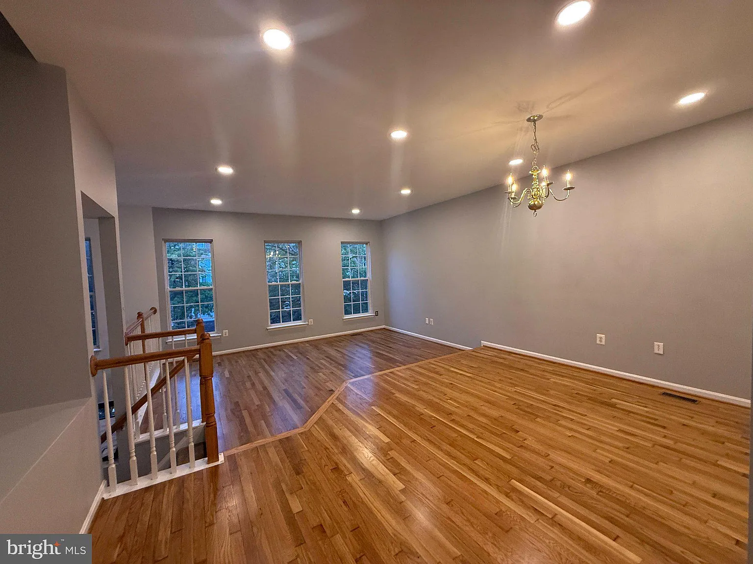 3 bed, 2.5 bath, 2550 sqft, $3,300 — Photo 3