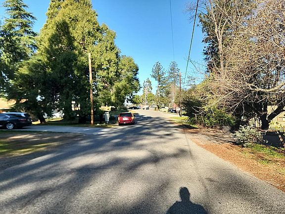 4th image of 49702 Pierce Dr