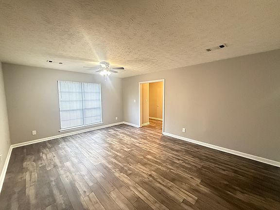 3rd image of 436 Eastdale Rd S