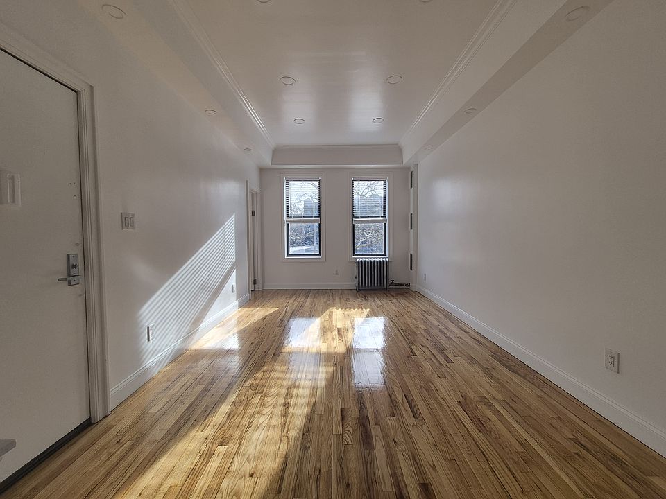 1st image of 495 Park Pl APT 2