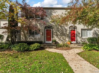 621 Graefield Ct, Birmingham, MI 48009