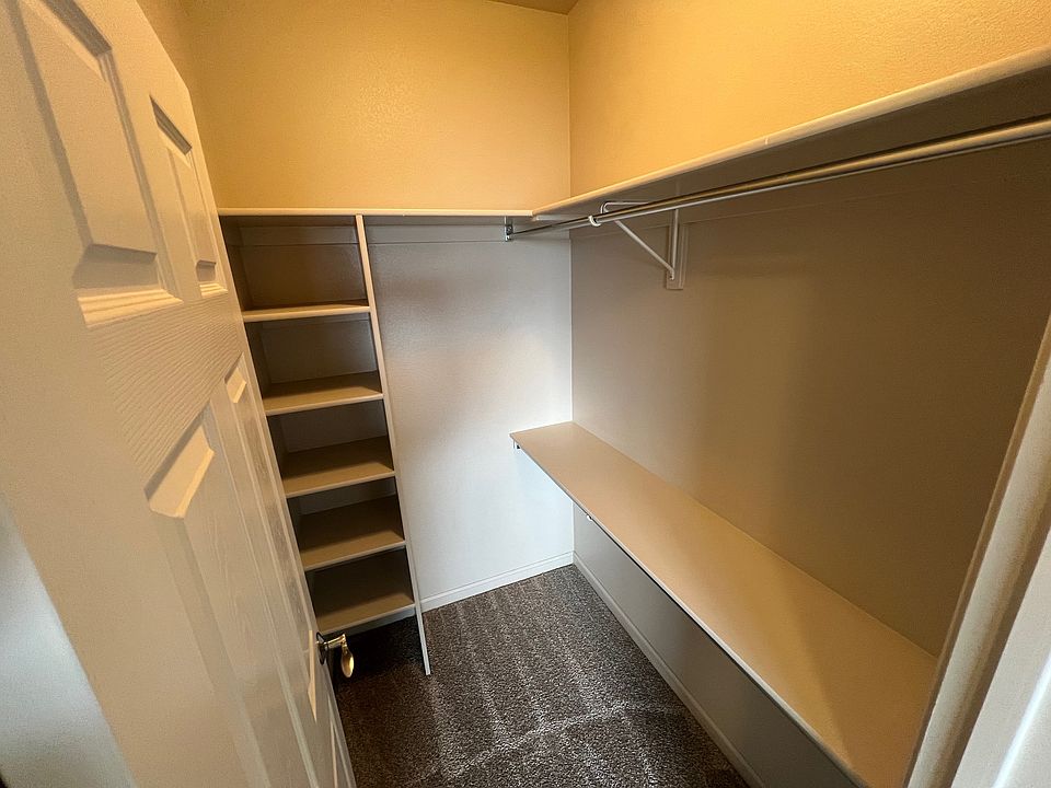 Walk In Closet