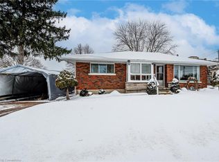 10 Woodhaven Rd, Kitchener, ON N2C1T6