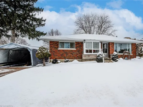 10 Woodhaven Rd, Kitchener, ON N2C 1T6
