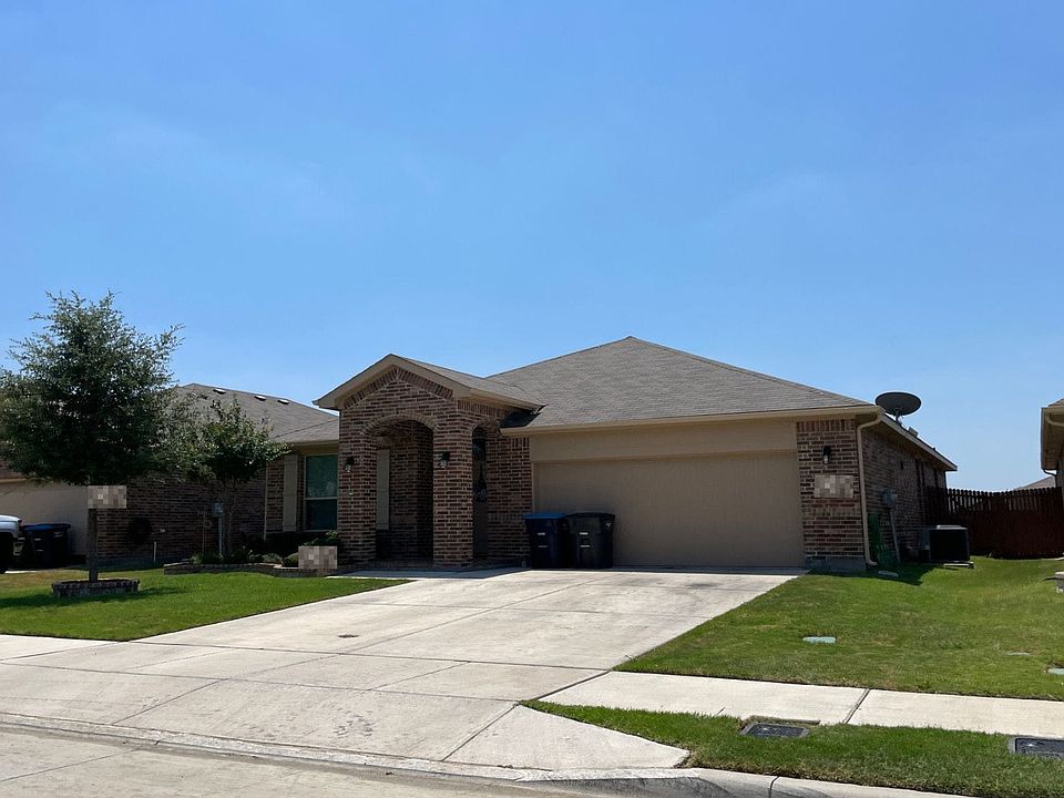 1st image of 824 Key Deer Dr