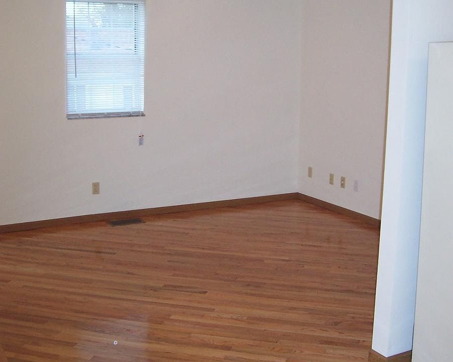 2nd image of 107 Lafayette Ln #A
