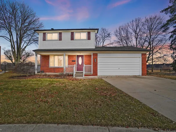 3131 Palmetto Ct, Trenton, MI 48183