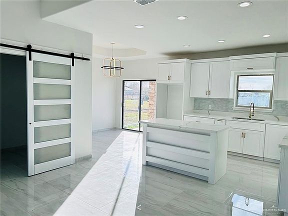 3rd image of 1737 Presido Cir W