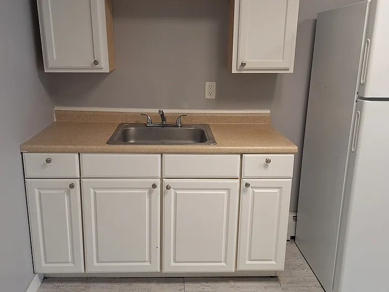 281 Hanover St — Photo 4