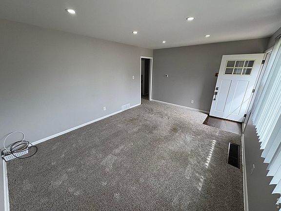 3rd image of 337 Plainview Ave